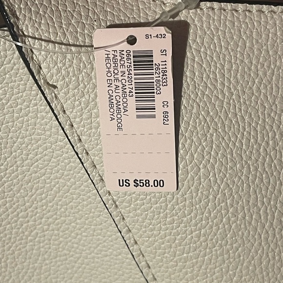 Victoria’s Secret Tote Bag with Makeup Case - Picture 7 of 7